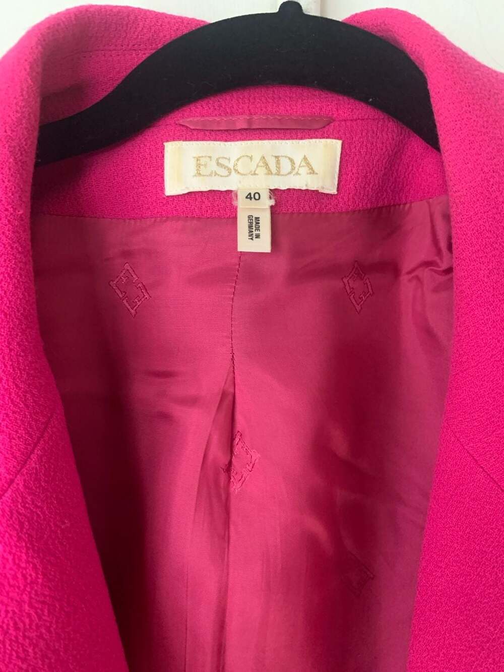 Escada Vintage Hot Pink Crepe Wool Blazer with Decorative Gold Tone Buttons - Picture 2 of 7